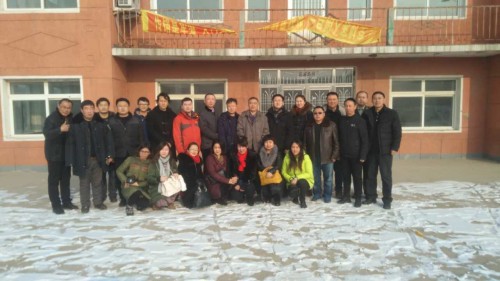1月16日,民建鞍山市委由张斌副主委带队,来到台安县达牛镇十四家子村